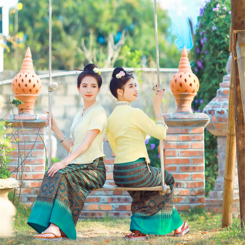 Lichtgele Thaise Dai-kleding v - Thai Silk Blouse recensie en prijs